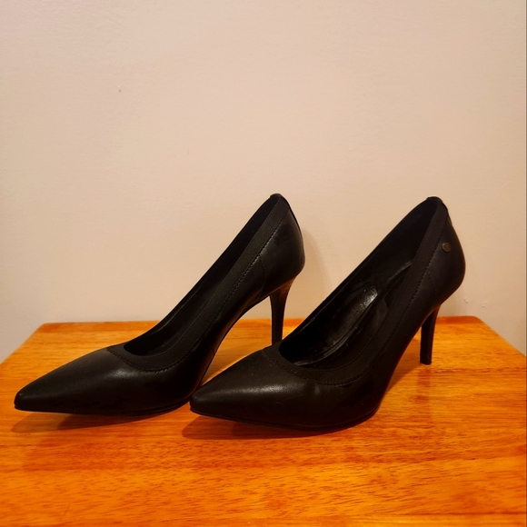 Simply Vera Wang Black Pumps - Picture 1 of 3